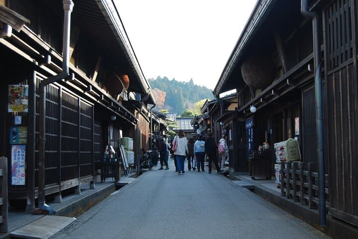 Walking Tour in Takayama Old Town and Historic Streets — photo 5