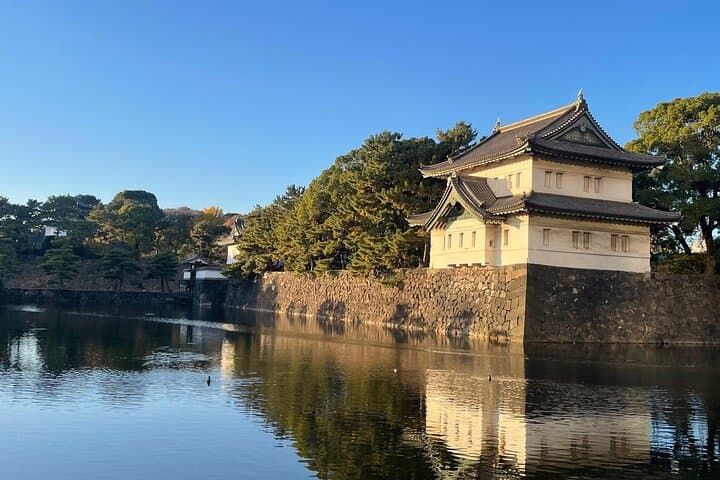 Private Guided Tour of Edo Castle Remains and East Gardens — photo 4