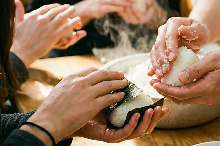 Asakusa Tokyo Early-Bird Onigiri Making Class with a Chef — photo 6