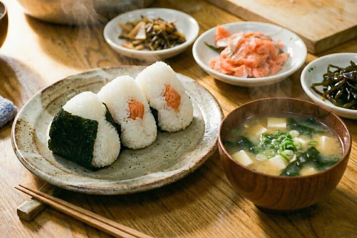 Asakusa Tokyo Early-Bird Onigiri Making Class with a Chef — photo 3