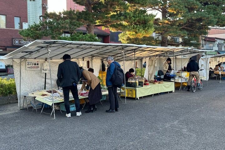Takayama Early Morning Guided Walking Tour and Market Visit — photo 8
