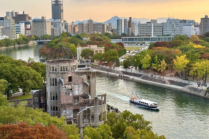 Hiroshima & Miyajima: Private Full-Day Tour with a Local Guide — photo 3