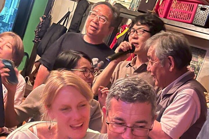 Meet Locals & Sing Karaoke at a Hidden Bar in Fukuoka — photo 3
