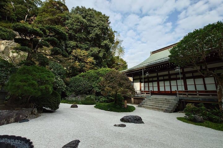 Kamakura Station Private Train Tour Experience — photo 7