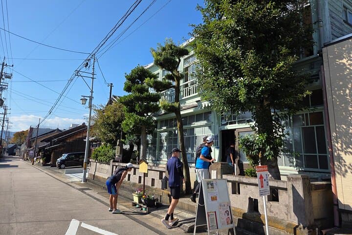 Run the Old Tokaido Trail Mt. Fuji views and historic townscape — photo 7
