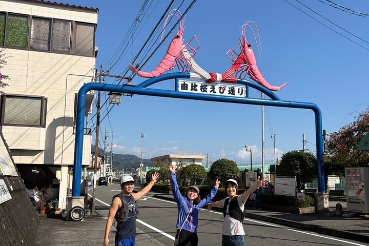 Run the Old Tokaido Trail Mt. Fuji views and historic townscape — photo 9