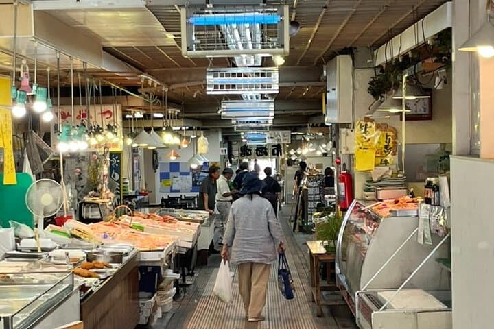 Otaru Merchant Spirit Onigiri Class with a Seafood Expert
