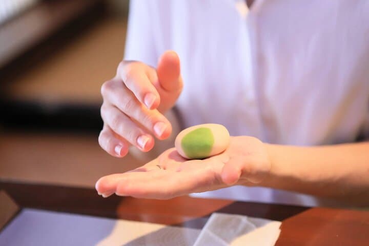 Osaka Wagashi Making and Matcha with Historic Temple Walking Tour — photo 11