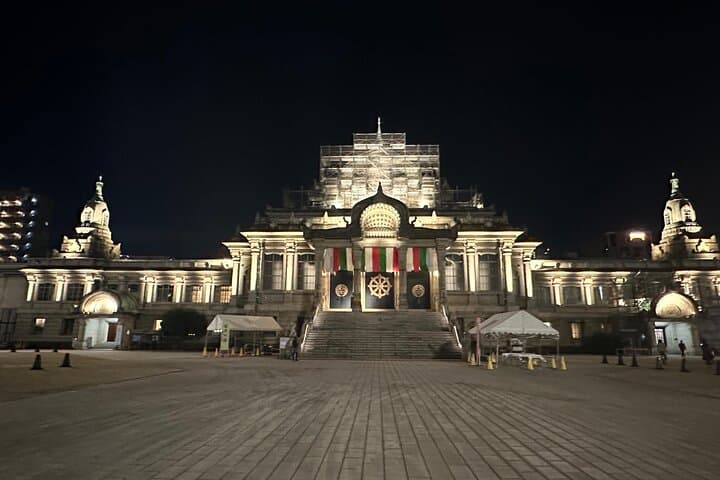 Imperial Palace Tokyo Station and Tsukiji Market Private Tour — photo 9