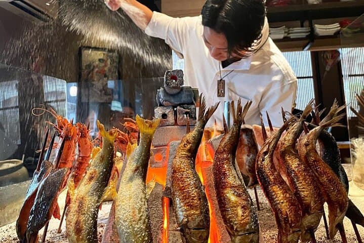 Fukuoka Night Tour: Guided Yatai, Local Izakaya & River Cruise — photo 3