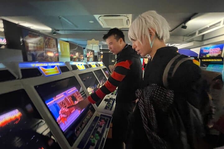 Explore Retro Gaming in Akihabara with Android Characters — photo 4