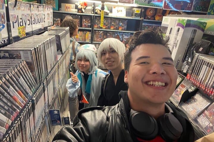 Explore Retro Gaming in Akihabara with Android Characters — photo 5