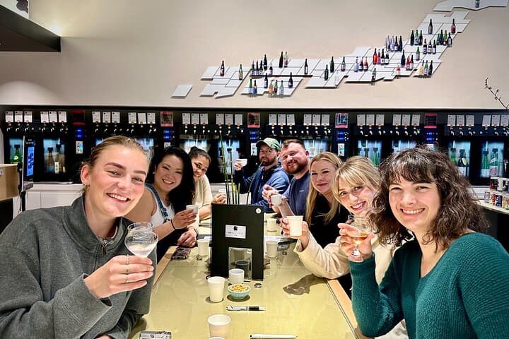 Tokyo Asakusa History Tour with Japanese Sake Tasting Experience — photo 1