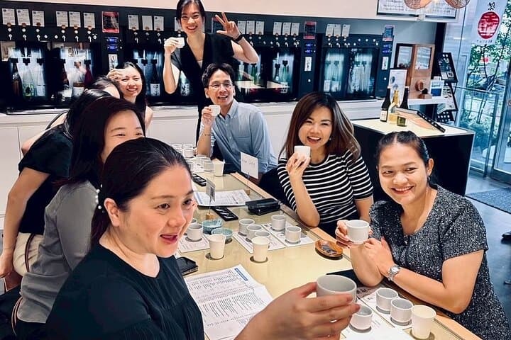 Tokyo Asakusa History Tour with Japanese Sake Tasting Experience — photo 3