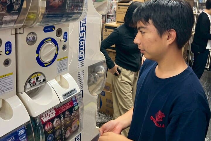 Akihabara Tour with Vintage Gaming Anime and Gachapon Experience — photo 17