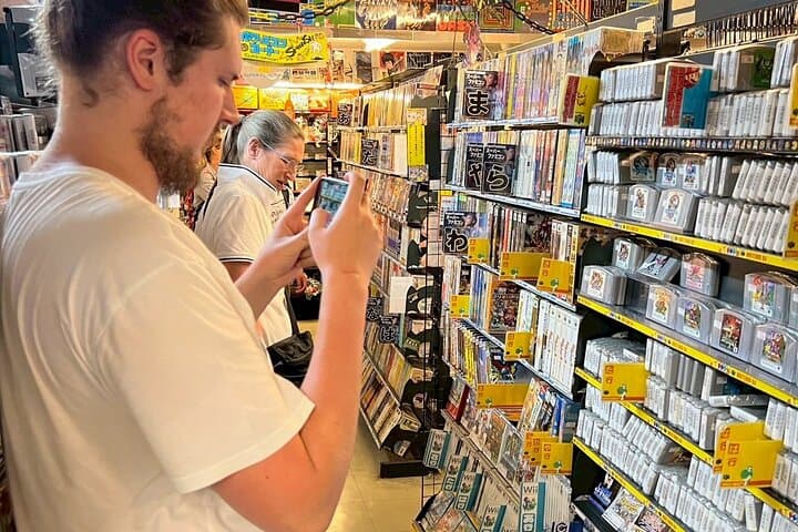 Akihabara Tour with Vintage Gaming Anime and Gachapon Experience — photo 5