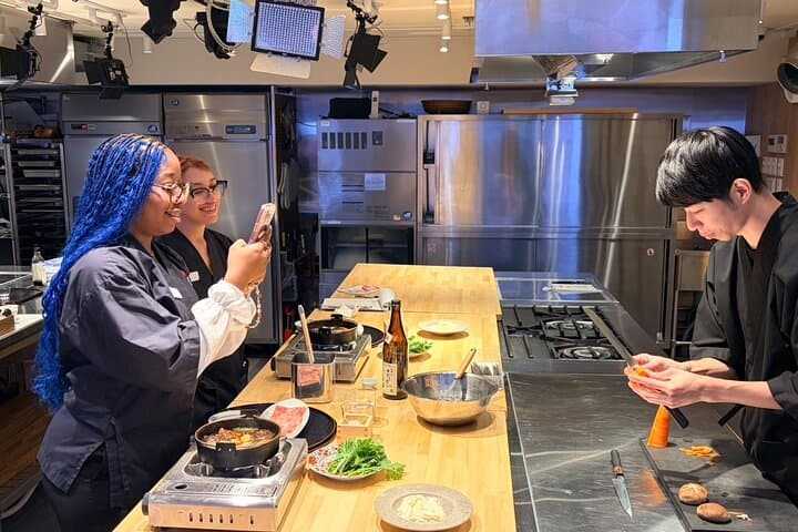 Japanese Sake Tasting & Wagyu Sukiyaki Cooking Class in Tokyo — photo 9