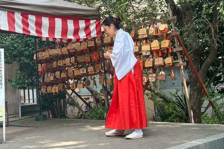 Kawasaki Shrine Experience: Miko & Shinto Priest Traditions — photo 5