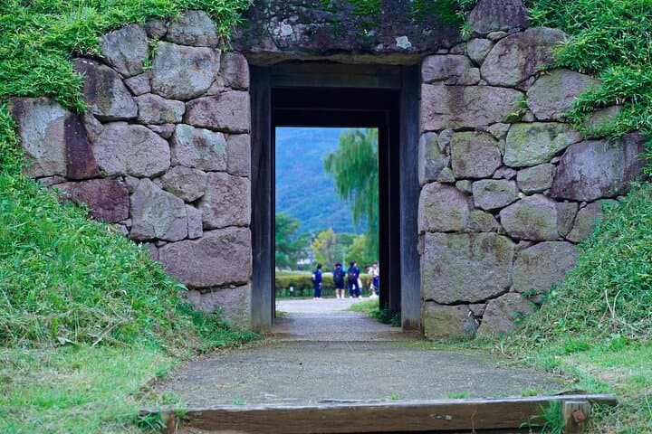 Matsushiro Samurai Town & Fruit Picking Day Tour from Nagano — photo 11