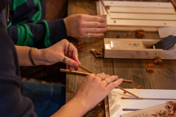 Kyoto : Chopsticks Making Workshop in Gion with Engraving Option — photo 5