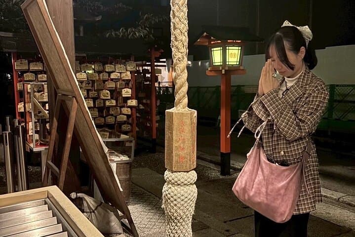 Kyoto night walk: Gion and Geisha district with local youth — photo 5