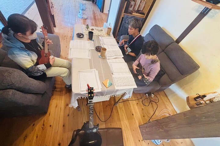 Beppu Music Lesson:Ukulele Guitar Handpan Workshop in Ocean View — photo 18