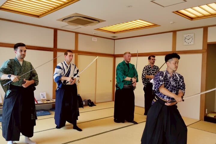 Tokyo Central Crossing, Samurai Sword Cutting and Kimono Photo — photo 4