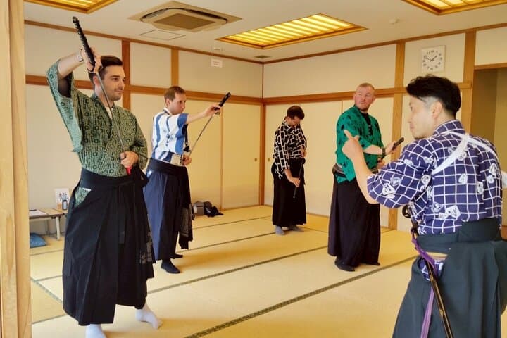 Tokyo Central Crossing, Samurai Sword Cutting and Kimono Photo — photo 3