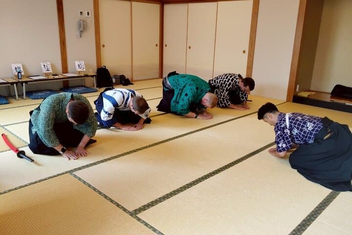 Tokyo Central Crossing, Samurai Sword Cutting and Kimono Photo — photo 2