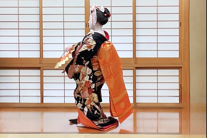 Kyoto Private Geisha Experience in an Exclusive Teahouse at Gion — photo 1