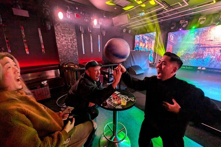 Osaka: High-Energy Japanese Variety Night Show (English MC) — photo 2