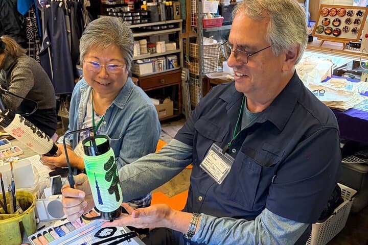 Tokyo Making a Lantern Workshop in Asakusa with a Craftsman — photo 8