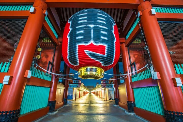 Traditional Neighborhoods and Historical Tours in Tokyo