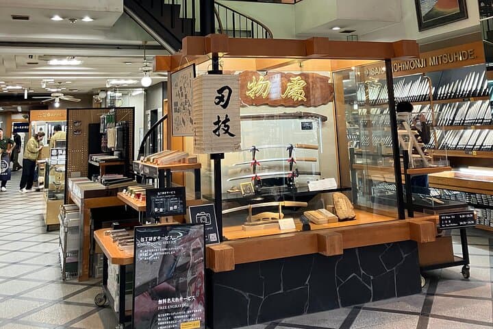 Private Walking Tour in Osaka's Kuromon Market and Dotonbori — photo 9