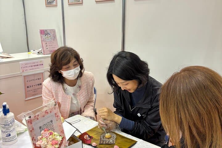 Sakura Wagashi Decoration and Matcha Experience in Asakusa,Tokyo — photo 7