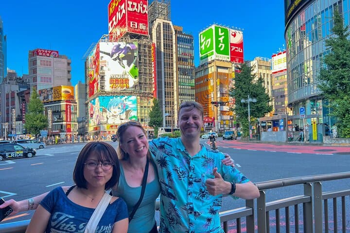 Tokyo: Private Shinjuku Tour - Golden Gai, Unlimited Sake — photo 9