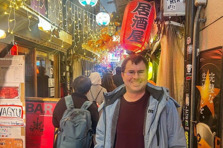 Tokyo: Private Shinjuku Tour - Golden Gai, Unlimited Sake — photo 13