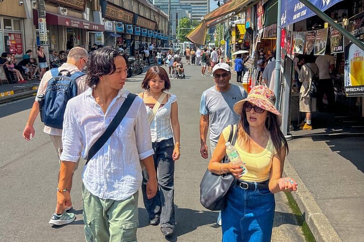 Tokyo: Private Tsukiji Street Food & Sake with Local Guide — photo 10