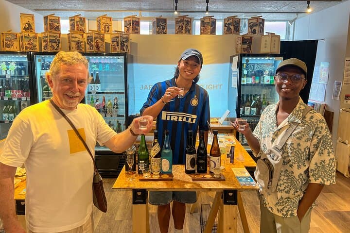 Tokyo: Private Tsukiji Street Food & Sake with Local Guide — photo 8