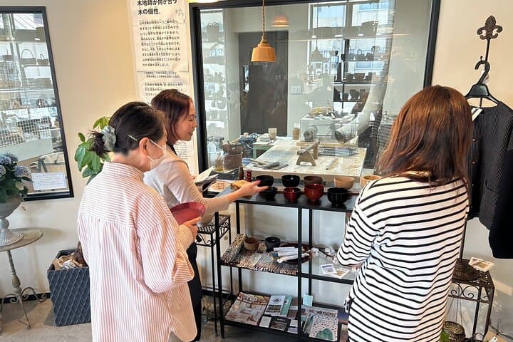 Yamanaka Lacquerware Painting Workshop — photo 2