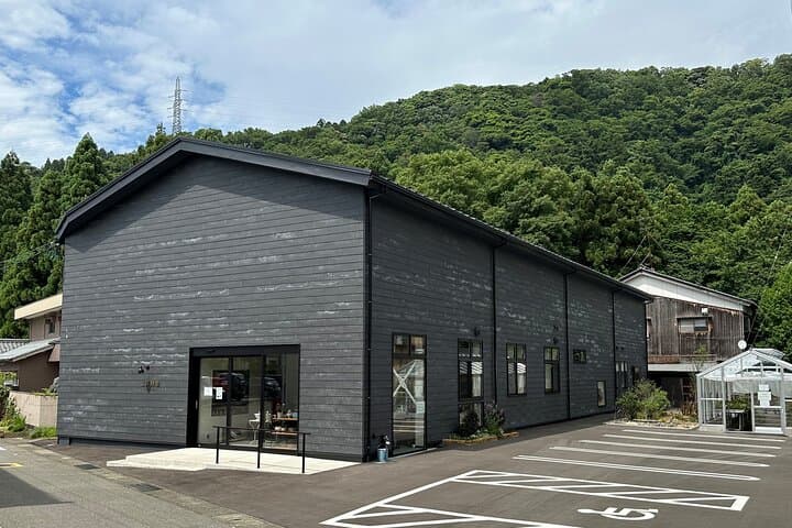 Yamanaka Lacquerware Painting Workshop — photo 4