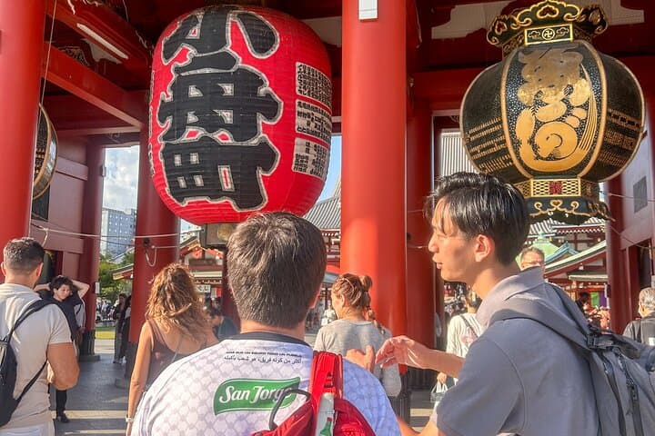 Tokyo Walk Asakusa Temples and Markets with Traditional Snacks — photo 8