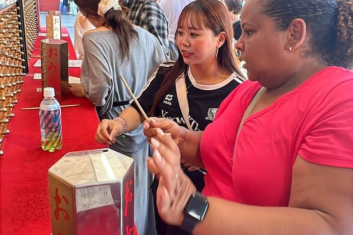 Tokyo Walk Asakusa Temples and Markets with Traditional Snacks — photo 5
