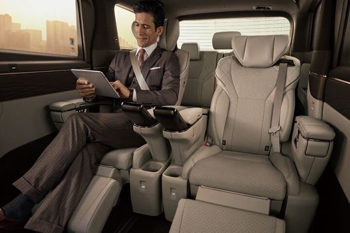 Sapporo to CTS New Chitose Airport Private Transfer — photo 4