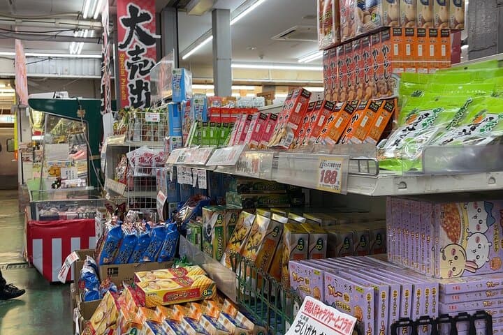 Local Walk Everyday Japan in a Retro Area 20 min from Tokyo — photo 2