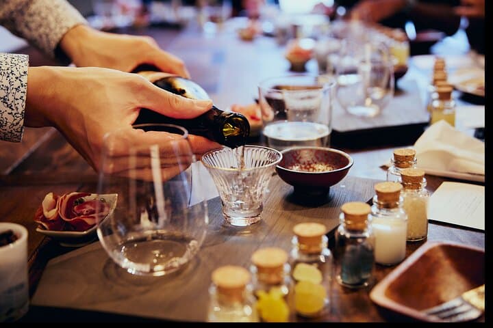 Sake Omakase in Tokyo: Guided Tasting by Certified Sommeliers — photo 2