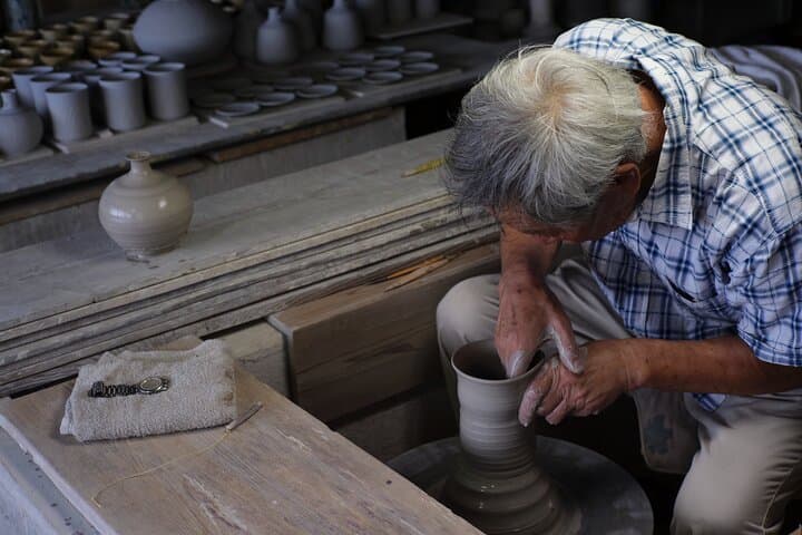 Traditional Seto Ware Pattern-Making Workshop & Special Kiln Tour — photo 6
