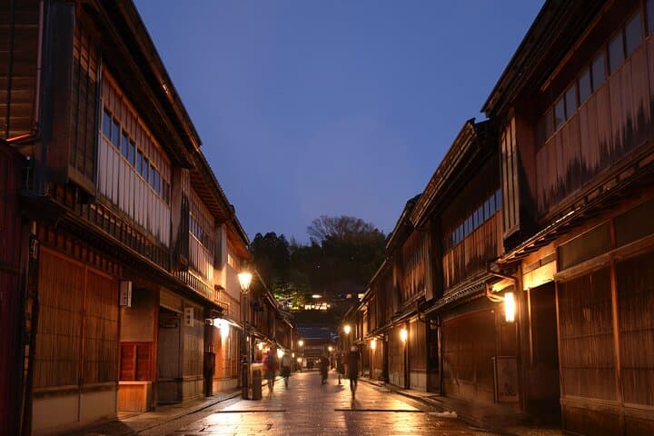 Walking Tour in the Geiko Districts — photo 2