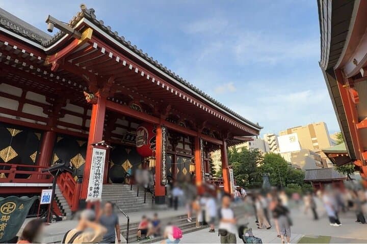 Asakusa: Senso-ji Sightseeing & Street Food Tour with Photos — photo 5