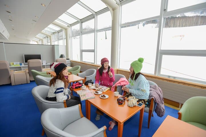 SAHORO Ski or Snowboard Experience 1-Day Tour with gear — photo 8